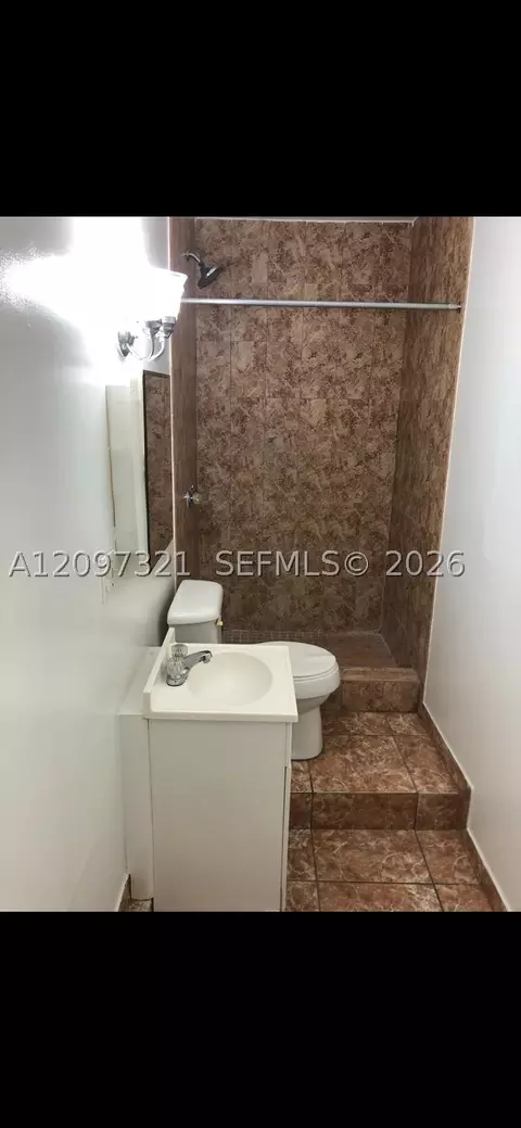 Bath - 5836 NW 199th St, Hialeah, FL 33015 photo 4 of 4