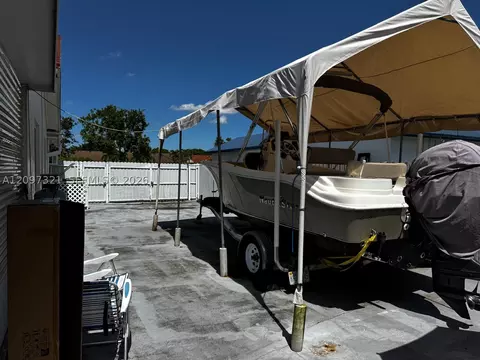 Exterior - 5836 NW 199th St, Hialeah, FL 33015 photo 7 of 12
