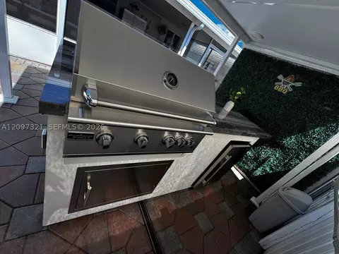 Kitchen - 5836 NW 199th St, Hialeah, FL 33015 photo 5 of 6