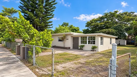6308 Washington St, Hollywood, FL 33023