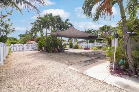 Exterior - 1663 NE 176th St, North Miami Beach, FL 33162 photo 9 of 21