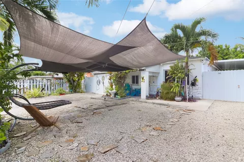 Exterior - 1663 NE 176th St, North Miami Beach, FL 33162 photo 15 of 21