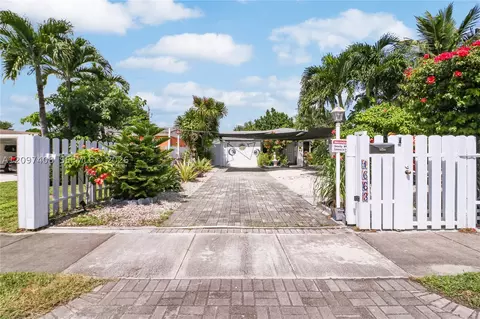 Exterior - 1663 NE 176th St, North Miami Beach, FL 33162 photo 18 of 21