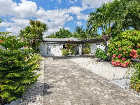 Exterior - 1663 NE 176th St, North Miami Beach, FL 33162 photo 12 of 21