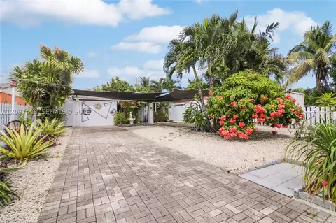 Exterior - 1663 NE 176th St, North Miami Beach, FL 33162 photo 16 of 21