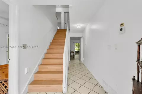 Entry Way - 18958 Bobolink Dr, Hialeah, FL 33015 photo 2 of 5