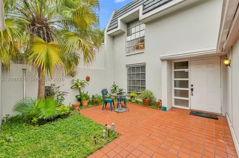 Exterior - 18958 Bobolink Dr, Hialeah, FL 33015 photo 3 of 11