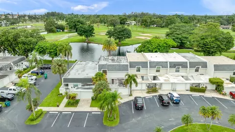 View/Area - 18958 Bobolink Dr, Hialeah, FL 33015 photo 7 of 8