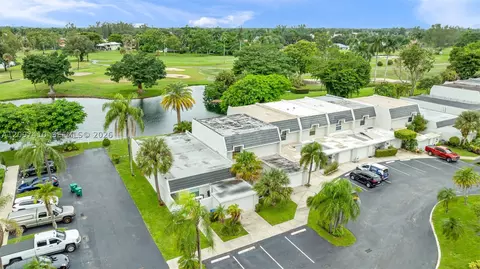 View/Area - 18958 Bobolink Dr, Hialeah, FL 33015 photo 8 of 8