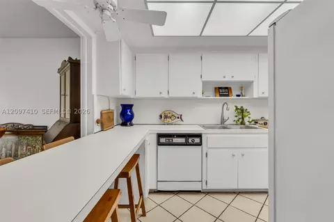 Kitchen - 18958 Bobolink Dr, Hialeah, FL 33015 photo 1 of 3