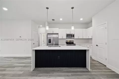 Kitchen - 3900 SW 133rd Loop, Ocala, FL 34473 photo 2 of 4