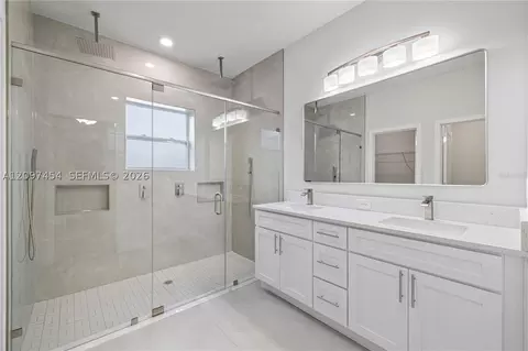 Bath - 3900 SW 133rd Loop, Ocala, FL 34473 photo 2 of 4
