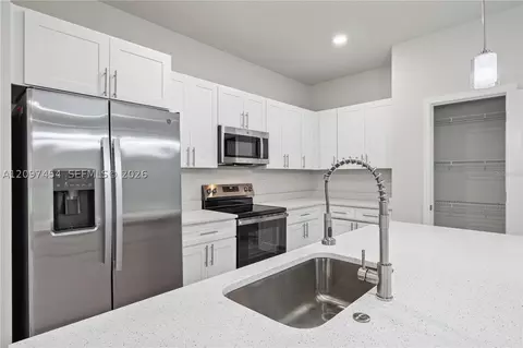 Kitchen - 3900 SW 133rd Loop, Ocala, FL 34473 photo 3 of 4