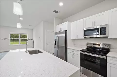 Kitchen - 3900 SW 133rd Loop, Ocala, FL 34473 photo 4 of 4