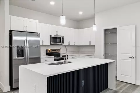 Kitchen - 3900 SW 133rd Loop, Ocala, FL 34473 photo 1 of 4