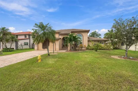 5361 Lancelot Ln, Davie, FL 33331