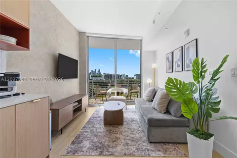 90 NE 32nd #527, Miami, FL 33137
