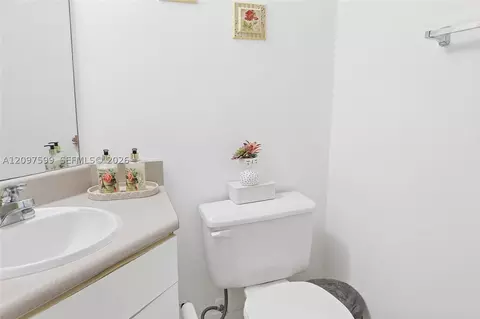 Bath - 701 Brickell Key Blvd #2309, Miami, FL 33131 photo 3 of 3