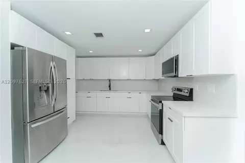 760 NW 6th St, Florida City, FL 33034