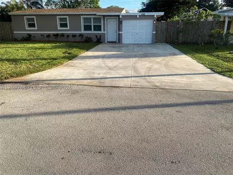 6152 SW 2nd St, Margate, FL 33068