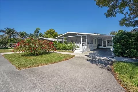 3031 SW 51st St, Fort Lauderdale, FL 33312