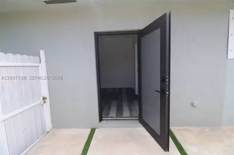 3481 NW 212th St, Miami Gardens, FL 33056