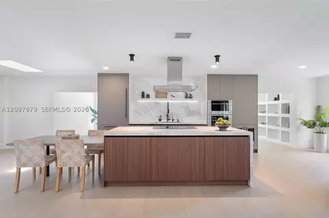 1320 Alhambra Cir, Coral Gables, FL 33134