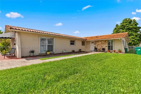 2450 SW 90th Ave, Miami, FL 33165