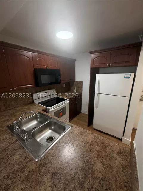16465 NE 22nd Ave #412, North Miami Beach, FL 33160