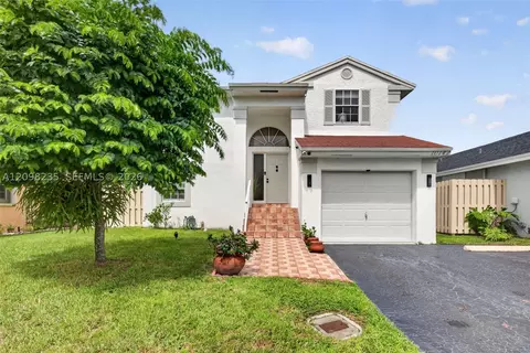 10747 NW 37th Pl, Sunrise, FL 33351