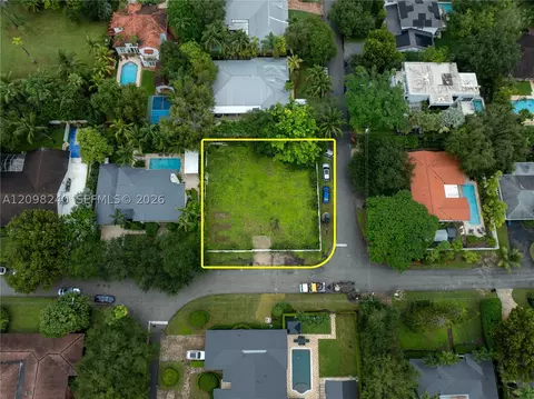 6001 SW 82nd St, South Miami, FL 33143