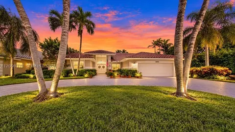 10071 NW 7th St, Plantation, FL 33324