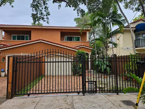 3280 Gifford Ln #3280, Miami, FL 33133