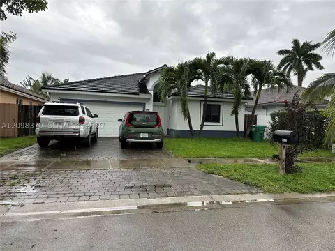 5322 SW 164 Pl, Miami, FL 33185