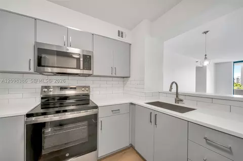 501 SW 1st St #502, Miami, FL 33130