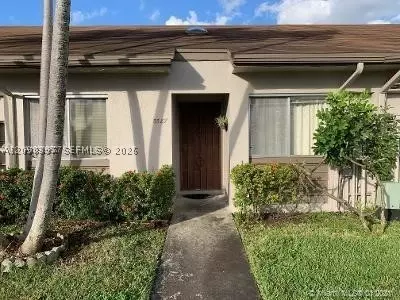 5587 Park Rd, Fort Lauderdale, FL 33312