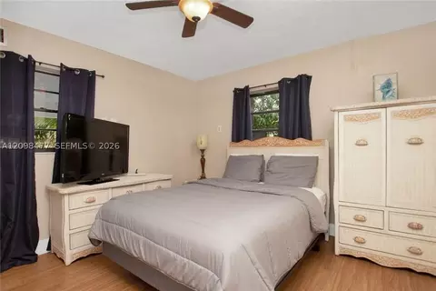 Bedroom - 53 E Beach Rd, Tavernier, FL 33070 photo 5 of 6
