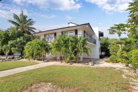 Exterior - 53 E Beach Rd, Tavernier, FL 33070 photo 2 of 4