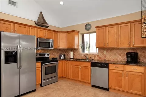 Kitchen - 53 E Beach Rd, Tavernier, FL 33070 photo 1 of 1