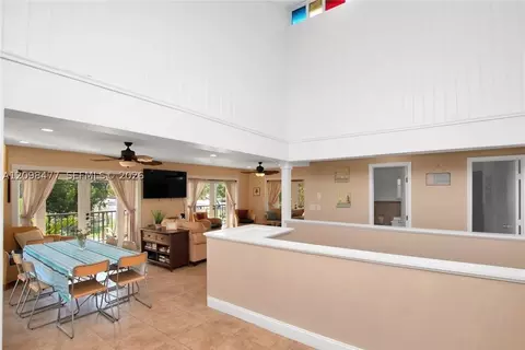 Entry Way - 53 E Beach Rd, Tavernier, FL 33070 photo 2 of 2
