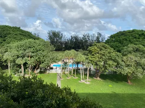 2650 S Course Dr #110, Pompano Beach, FL 33069
