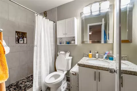 Bath - 1101 E River Dr, Margate, FL 33063 photo 1 of 2