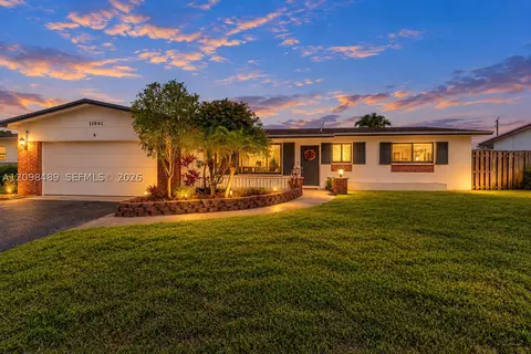 11941 NW 23rd St, Pembroke Pines, FL 33026