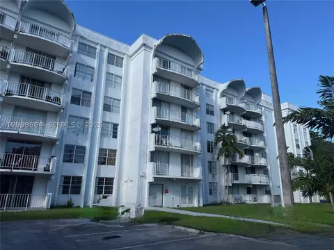 494 NW 165th St Rd #C-305, Miami, FL 33169
