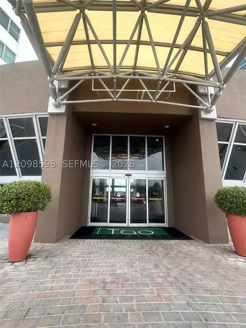 2641 N Flamingo Rd #1502N, Sunrise, FL 33323