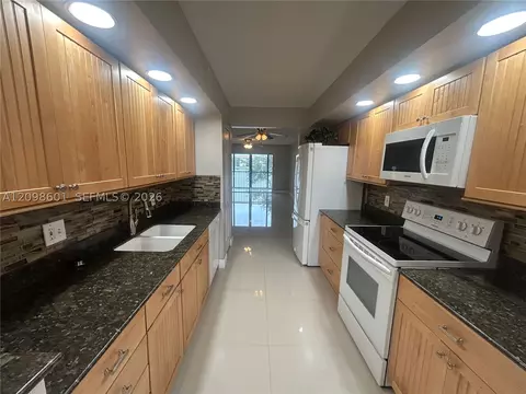 571 SW 141st Ave #212N, Pembroke Pines, FL 33027
