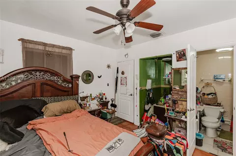 Bedroom - 3530 Oak Ave, Miami, FL 33133 photo 3 of 6