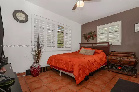 Bedroom - 3530 Oak Ave, Miami, FL 33133 photo 6 of 6