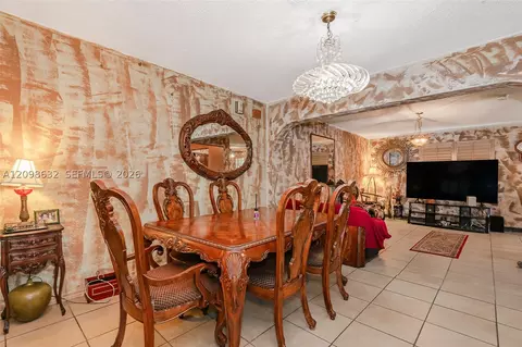 Dining - 3530 Oak Ave, Miami, FL 33133 photo 2 of 3