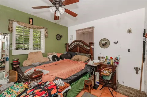 Bedroom - 3530 Oak Ave, Miami, FL 33133 photo 1 of 6